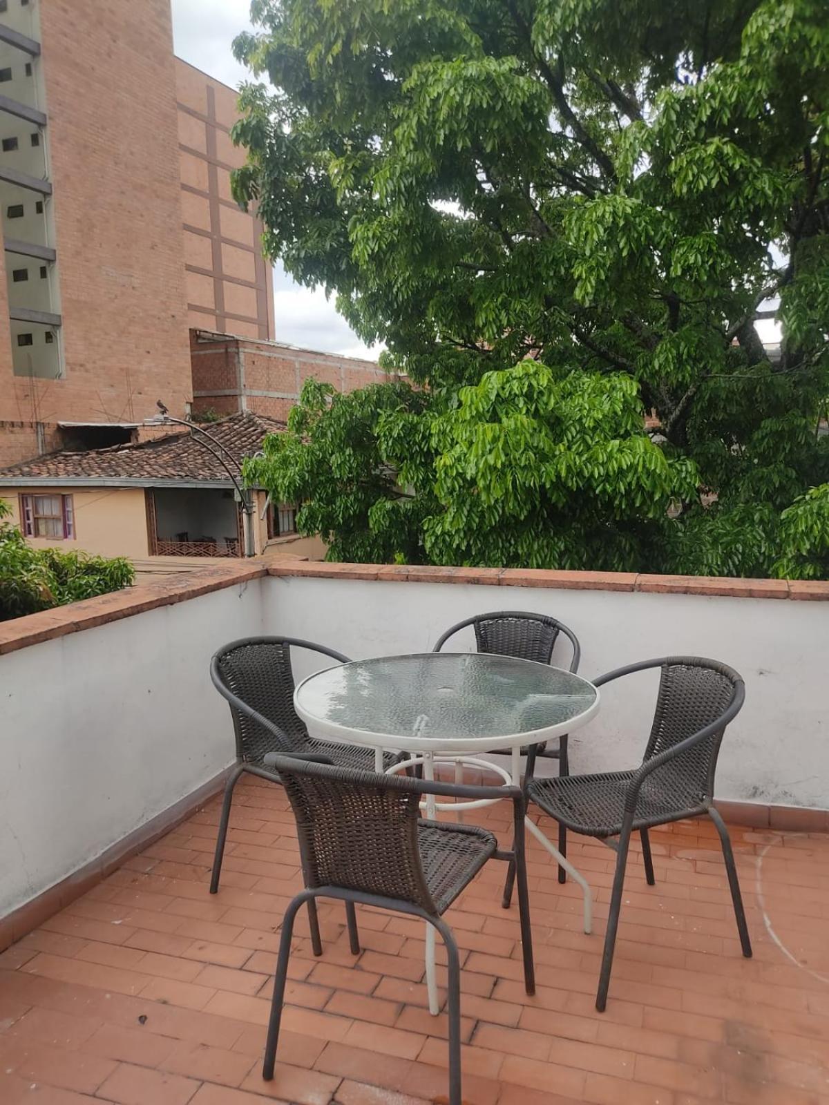 Casa En Cerca Estadio Barrio La America Сasa de vacaciones *