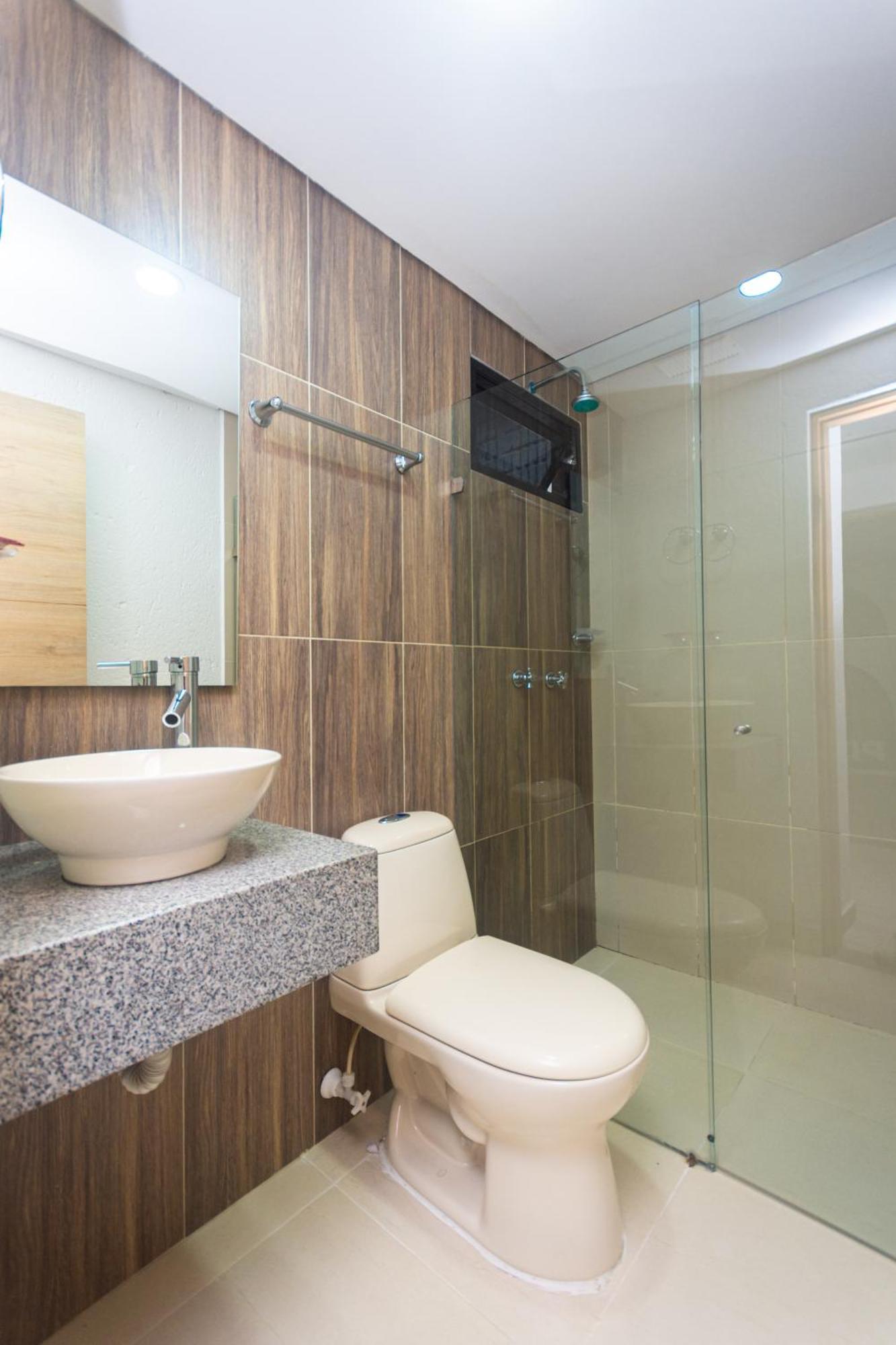 Novus Laureles Hotel