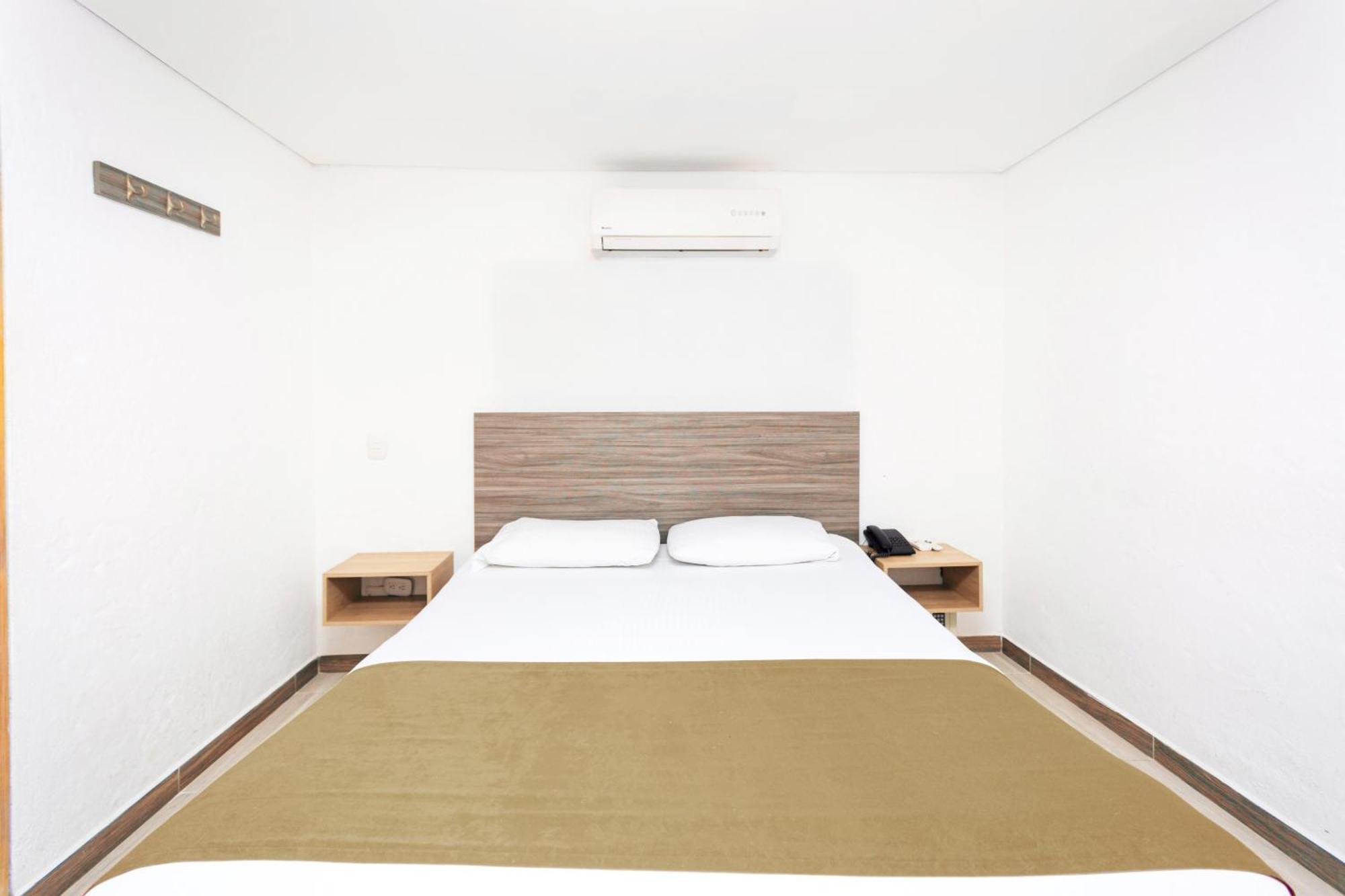 Hotel Novus Laureles 3*