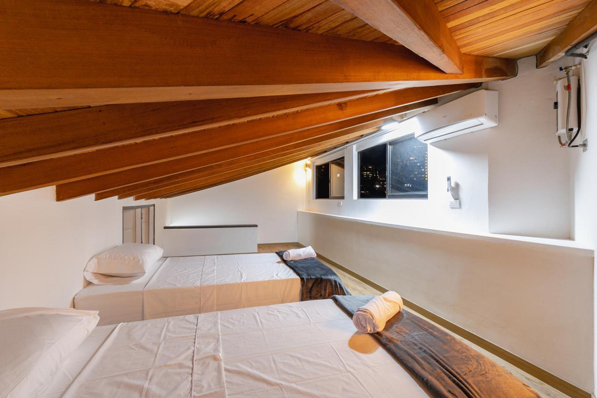 B3 4br Poblado Penthouse Wit Ac And Jacuzzi *