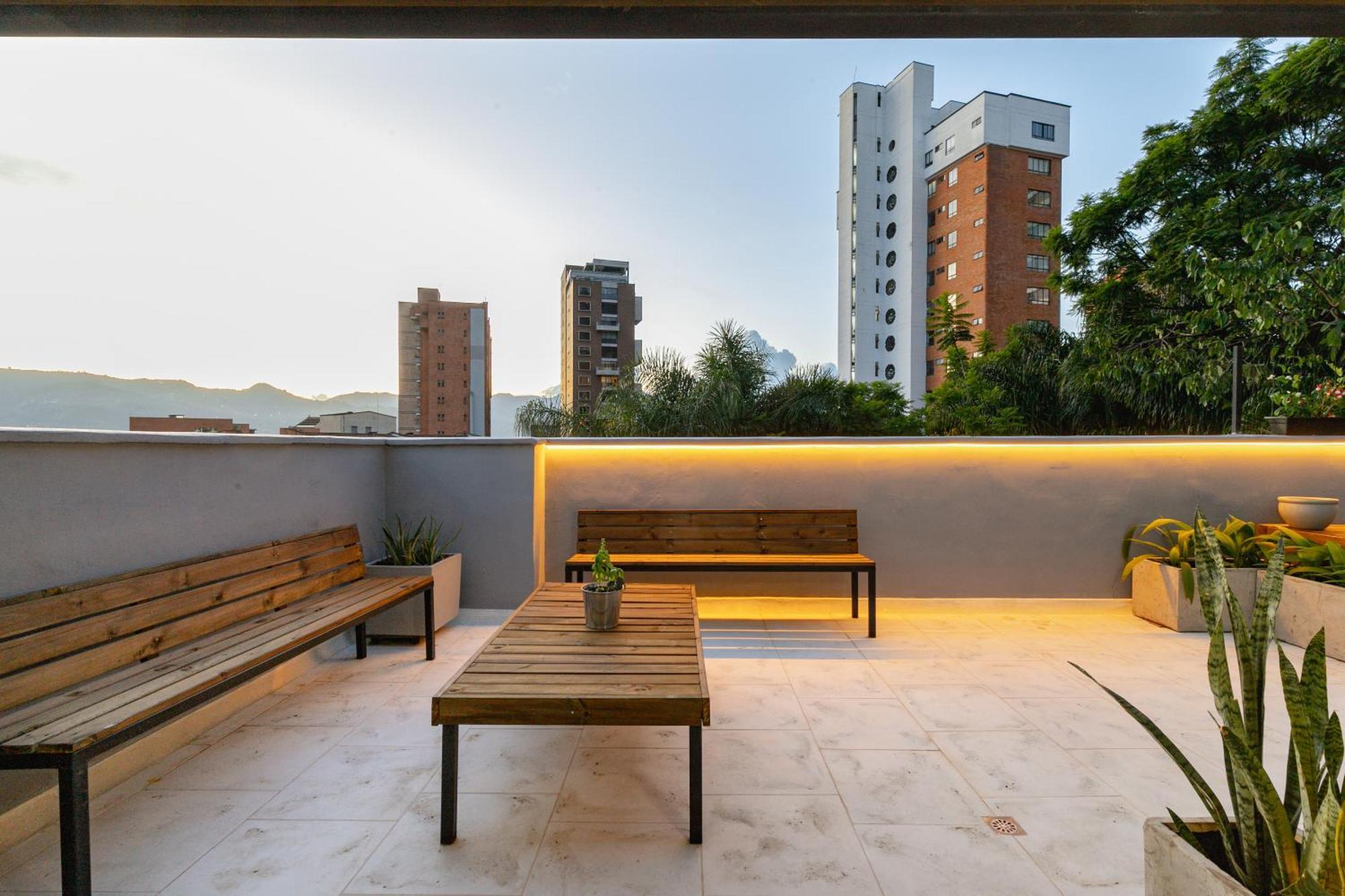 Apartamento B3 4br Poblado Penthouse Wit Ac And Jacuzzi
