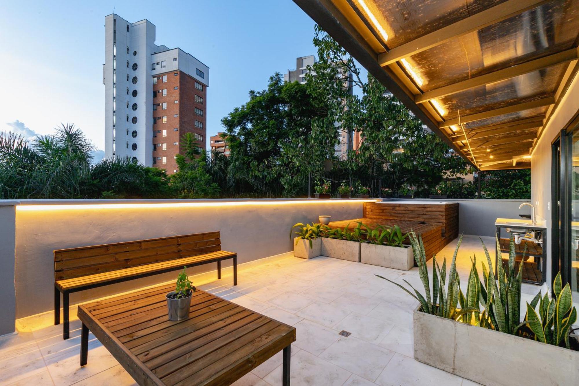 B3 4br Poblado Penthouse Wit Ac And Jacuzzi *