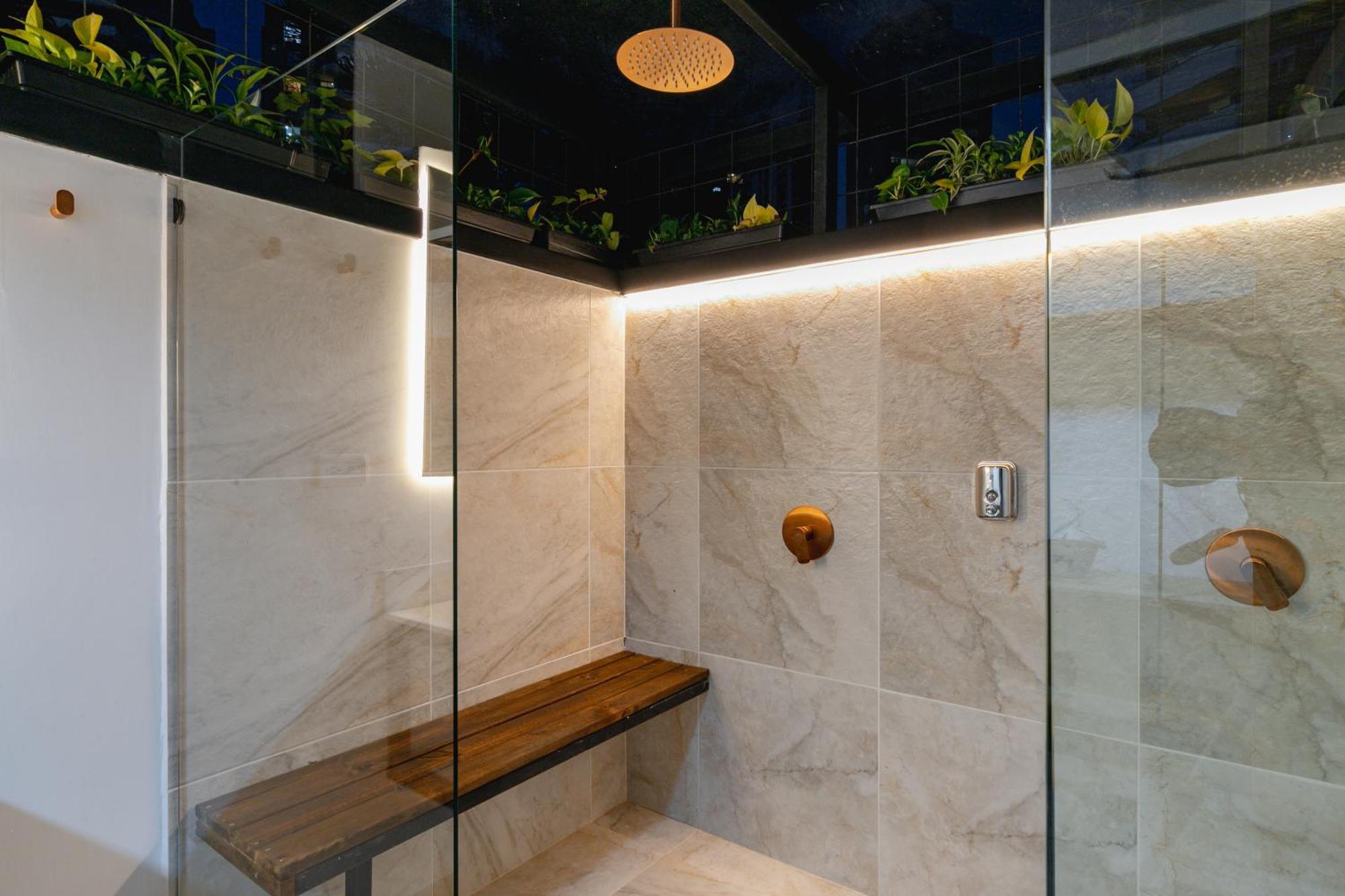 B3 4br Poblado Penthouse Wit Ac And Jacuzzi Medellín