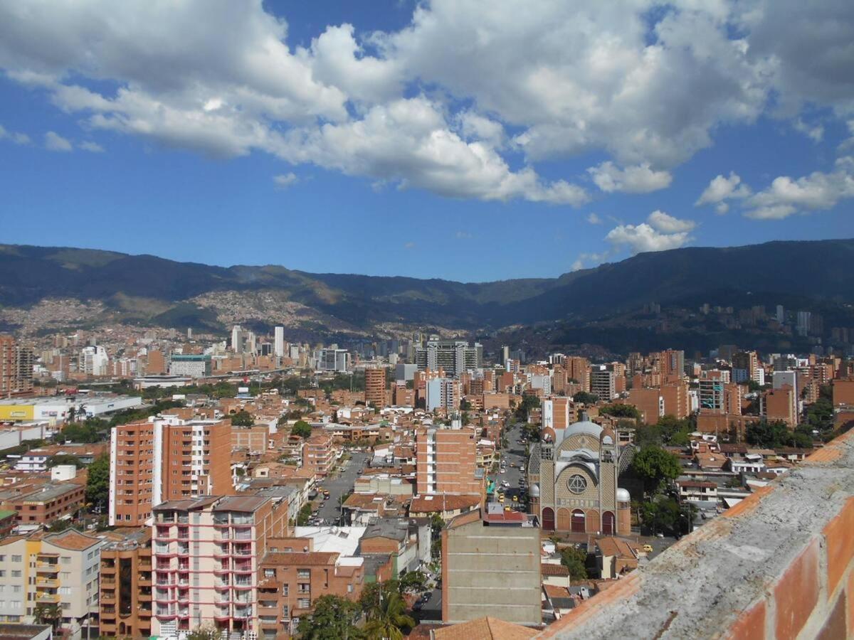Penthouse Rooftop Terrace Gem In The Sky-laureles Apartment *