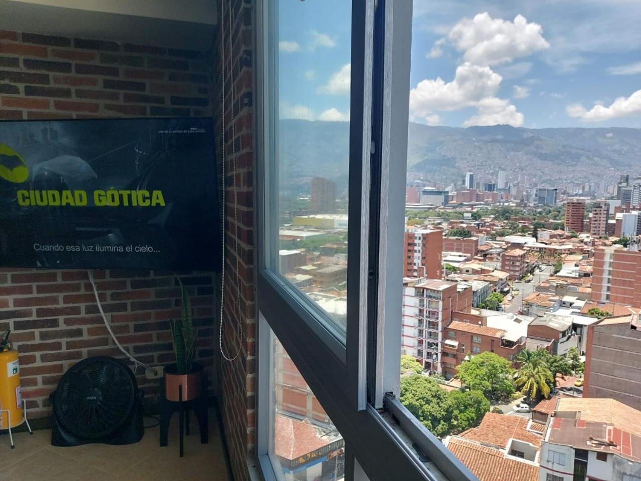 Penthouse Rooftop Terrace Gem In The Sky-laureles Apartment *