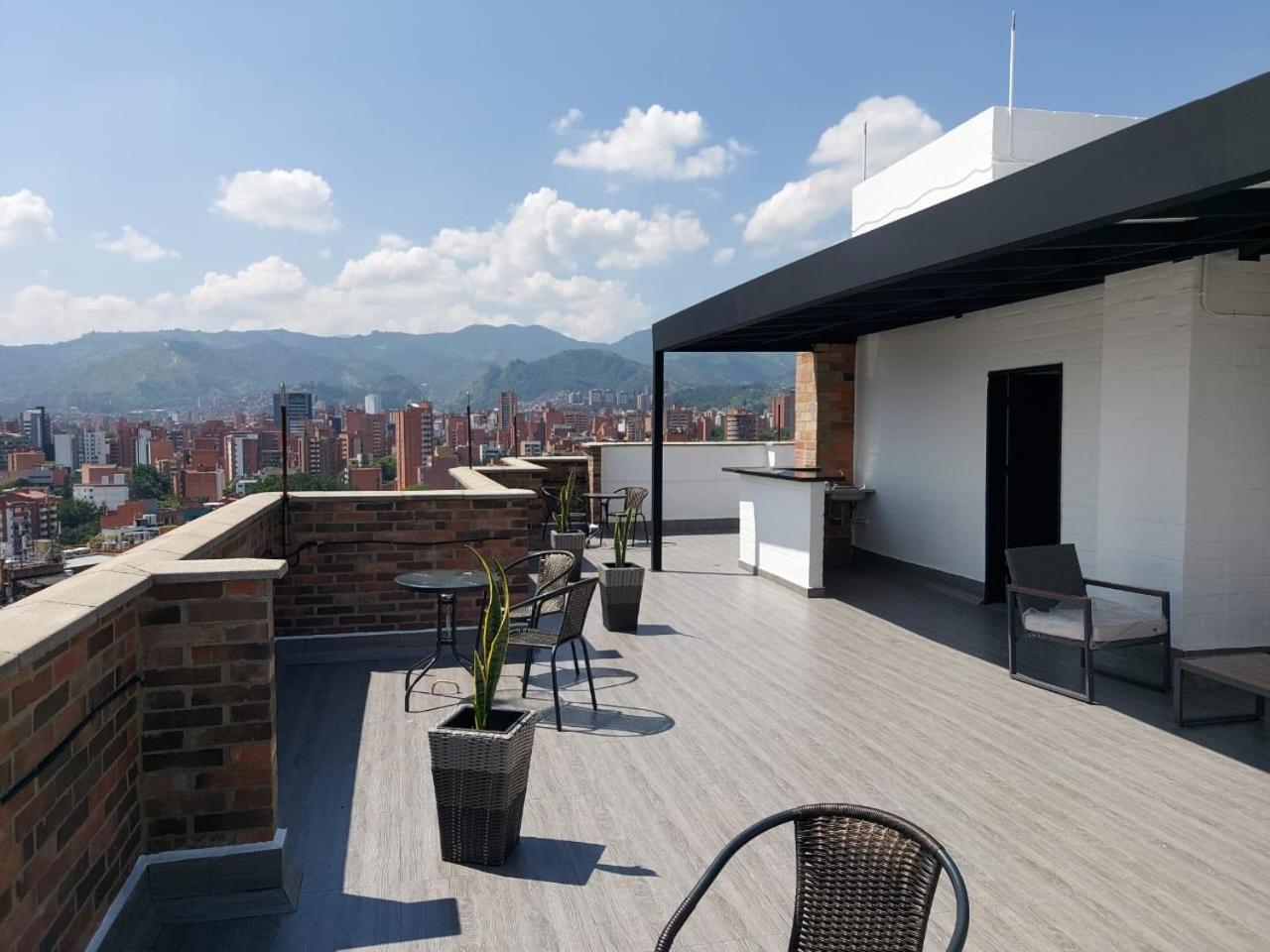 Apartment Penthouse Rooftop Terrace Gem In The Sky-laureles *