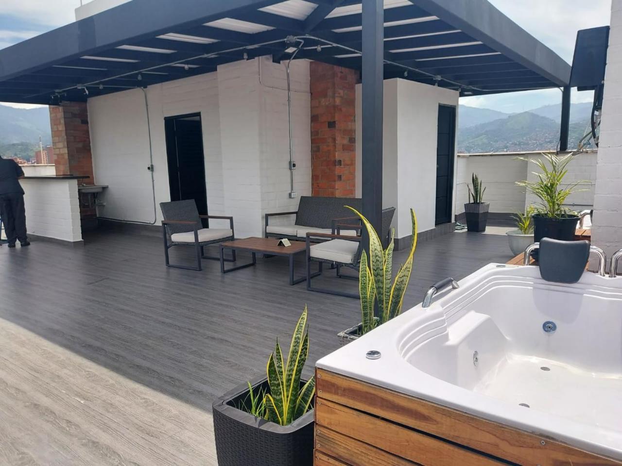 Penthouse Rooftop Terrace Gem In The Sky-laureles * Medellin