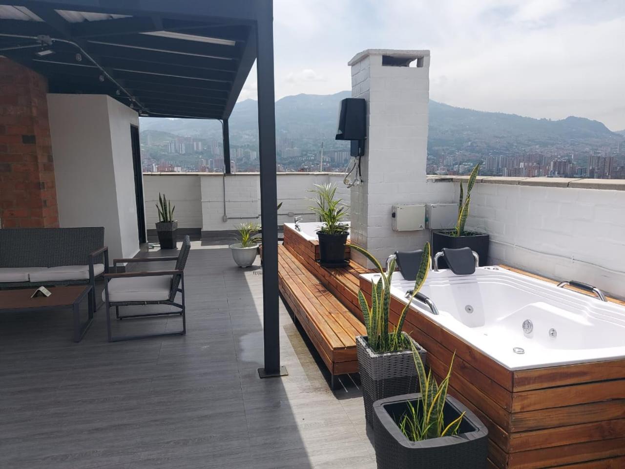 Apartment Penthouse Rooftop Terrace Gem In The Sky-laureles Medellin