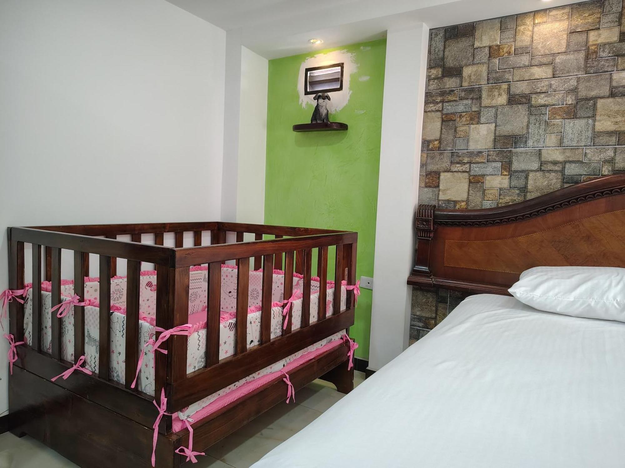 Casa Hevenie, Familiar Comodo Y Bien Ubicado Сasa de vacaciones Medellín