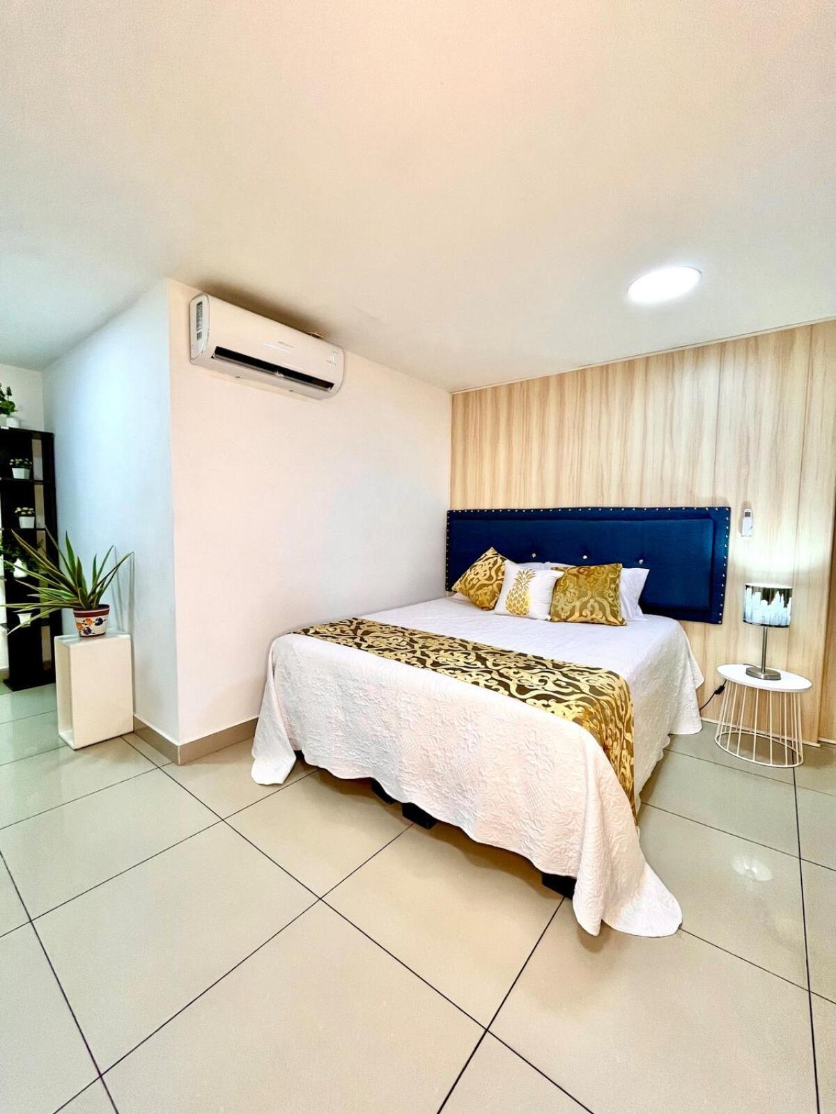 Digital Nomads, Everything Close Ac Wi-fi Fast
