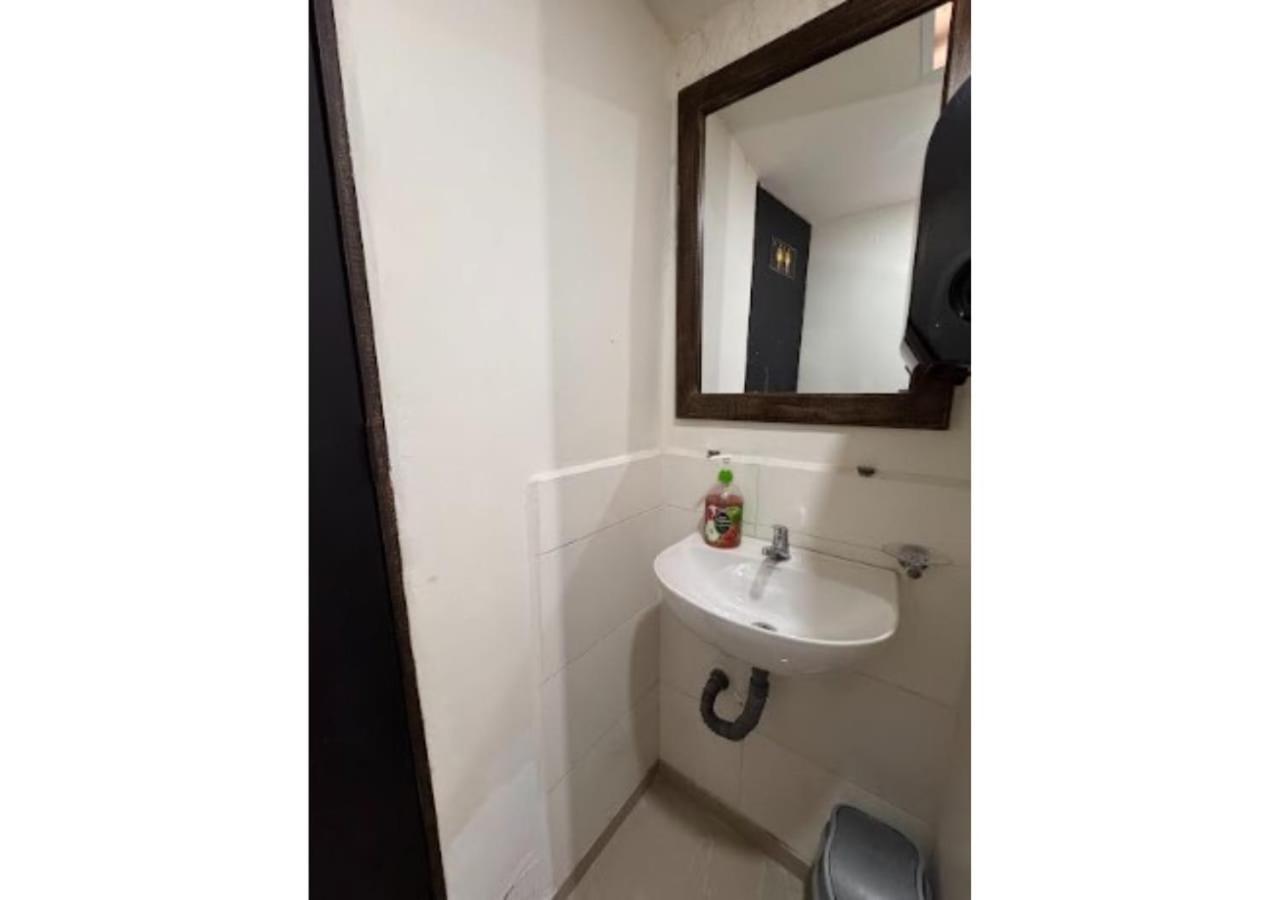 Hostal International *