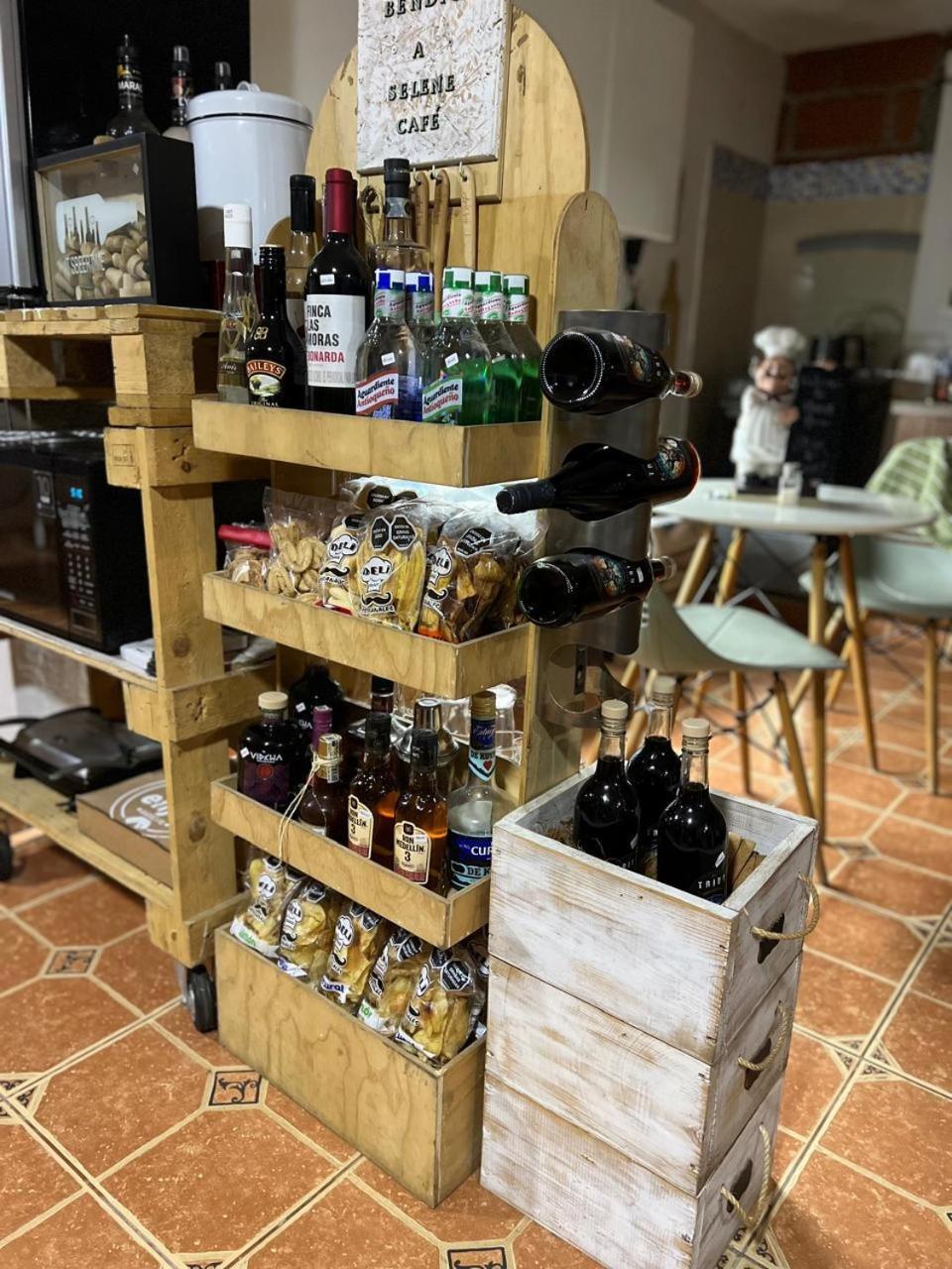 Selene Coworking Cafe Bed and breakfast