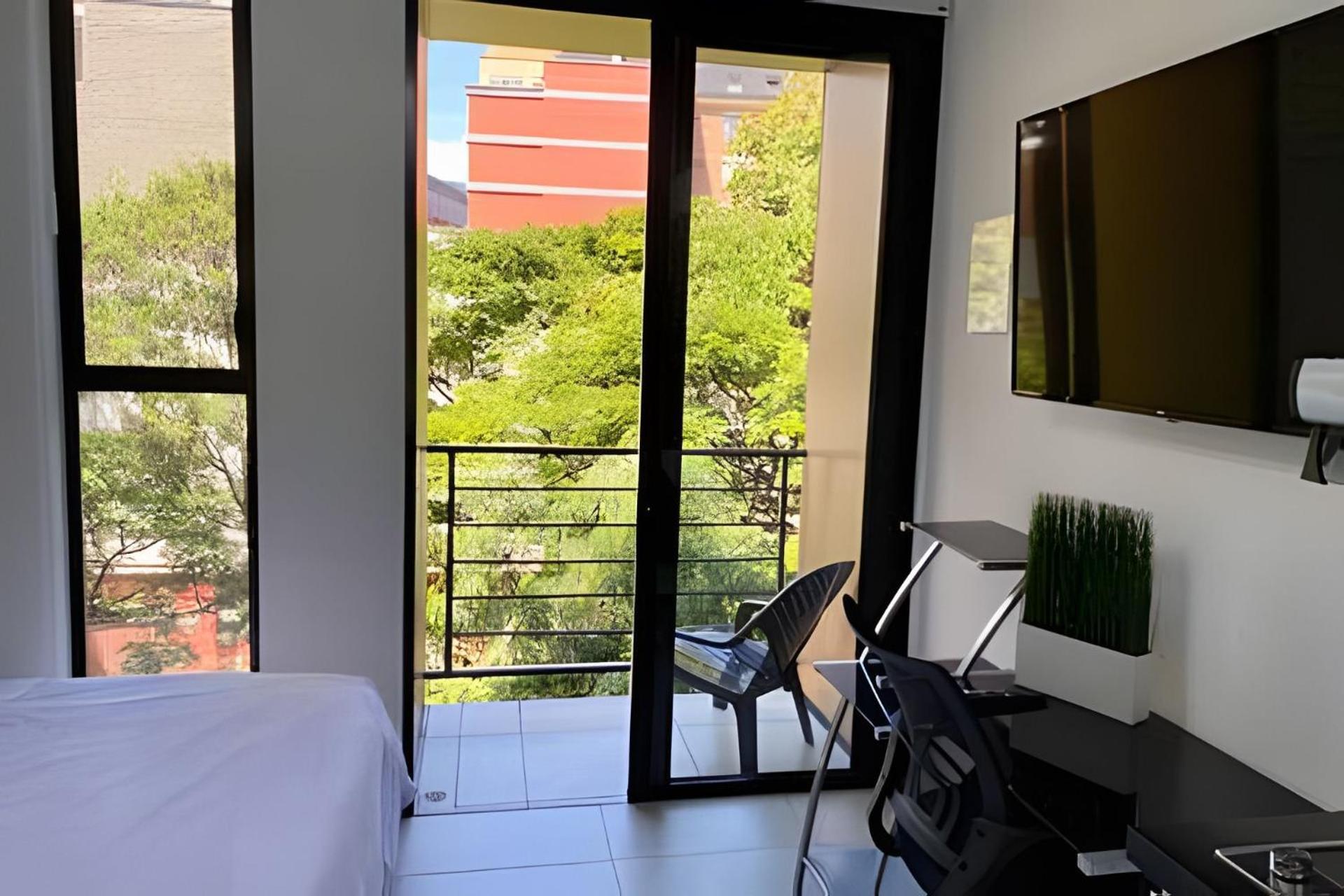 Luxury En Laureles-la 70 C/balcon Apartamento