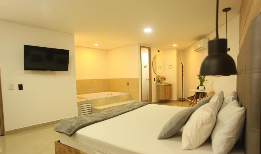 California Hotel *