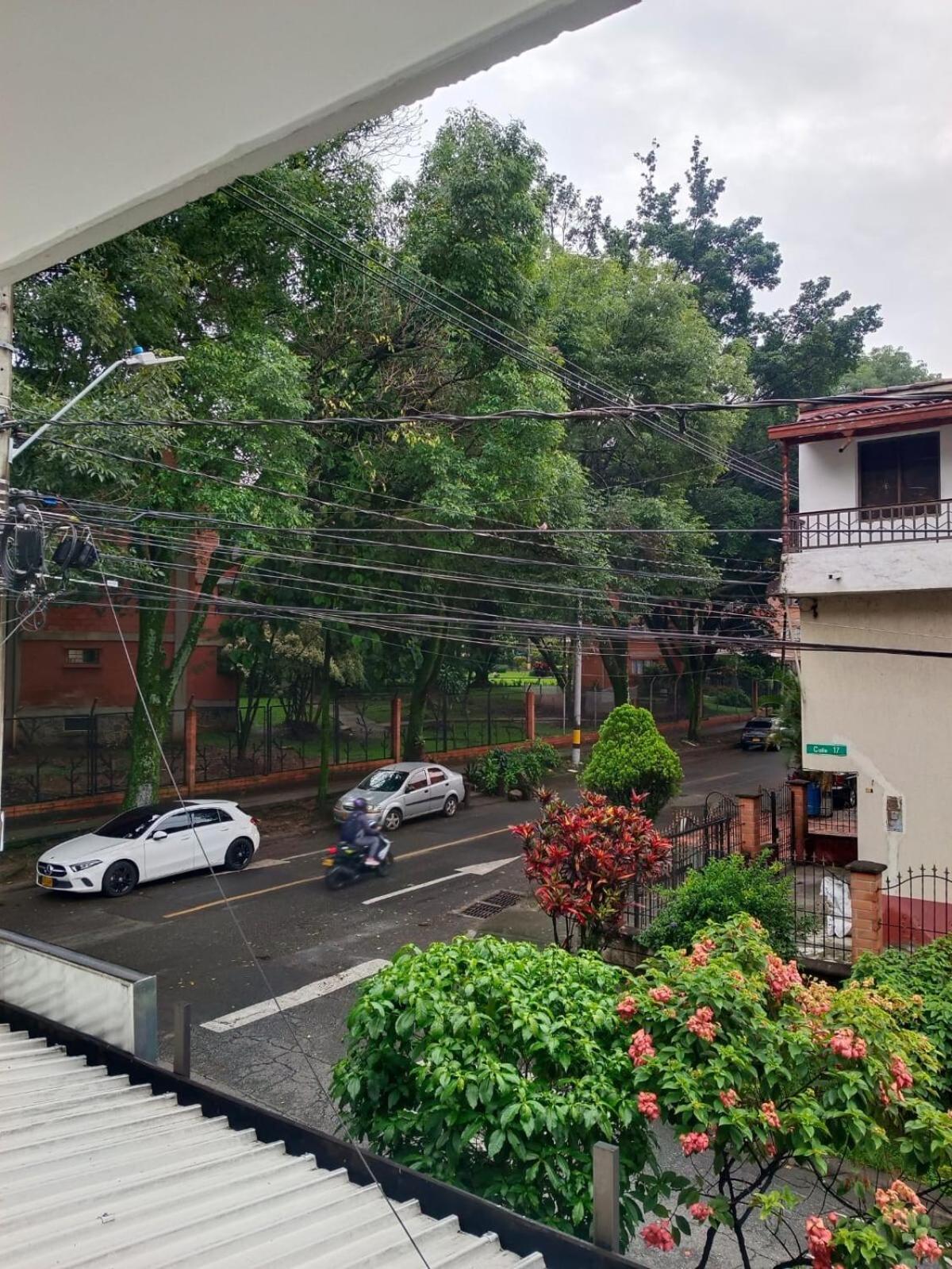Apartamento Loft Belen Wifi900mb Av 33 Cr 70 L Balcon Vista