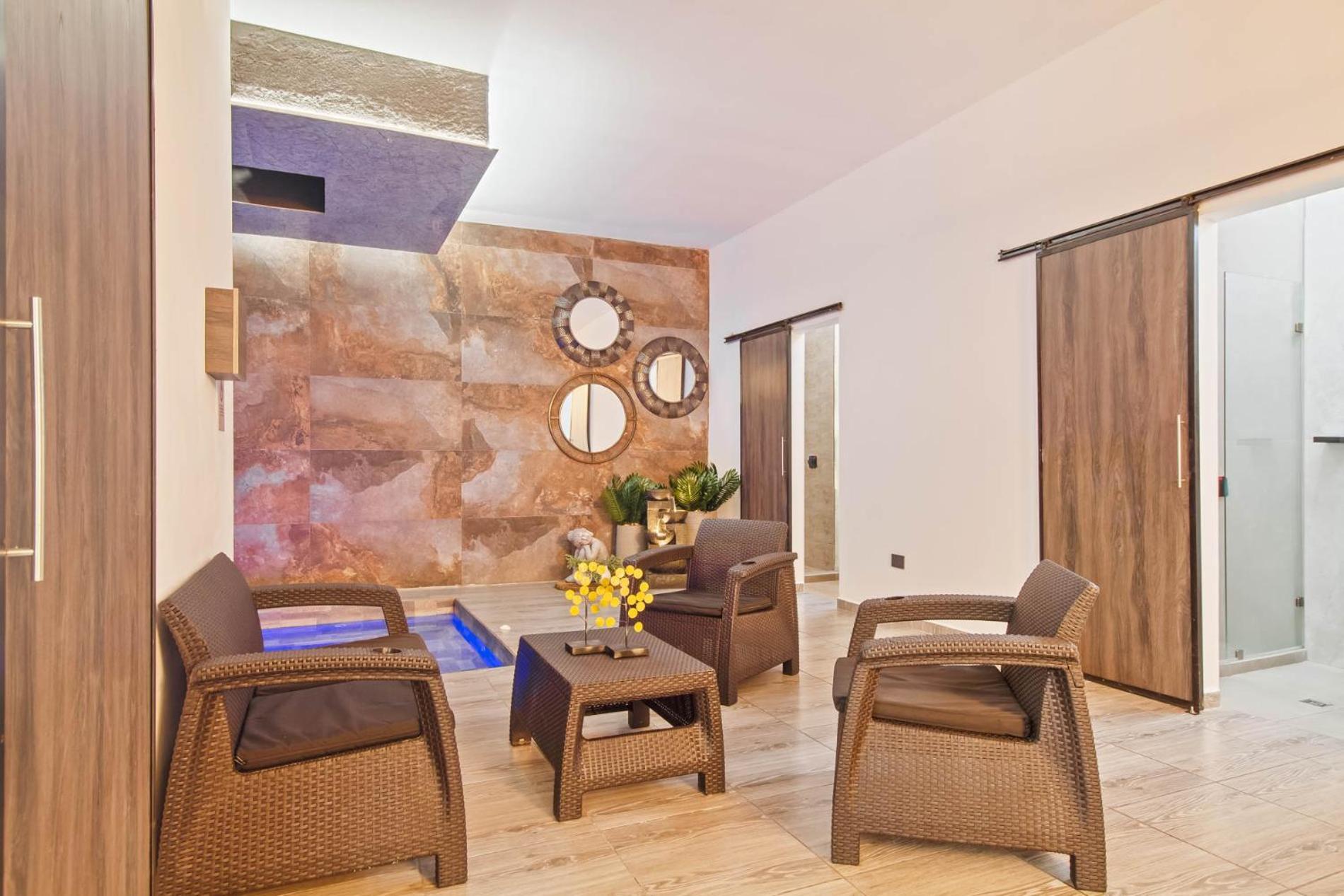 6 Bedroom With Jacuzzi 1 Block From Lleras P10 * Medellín