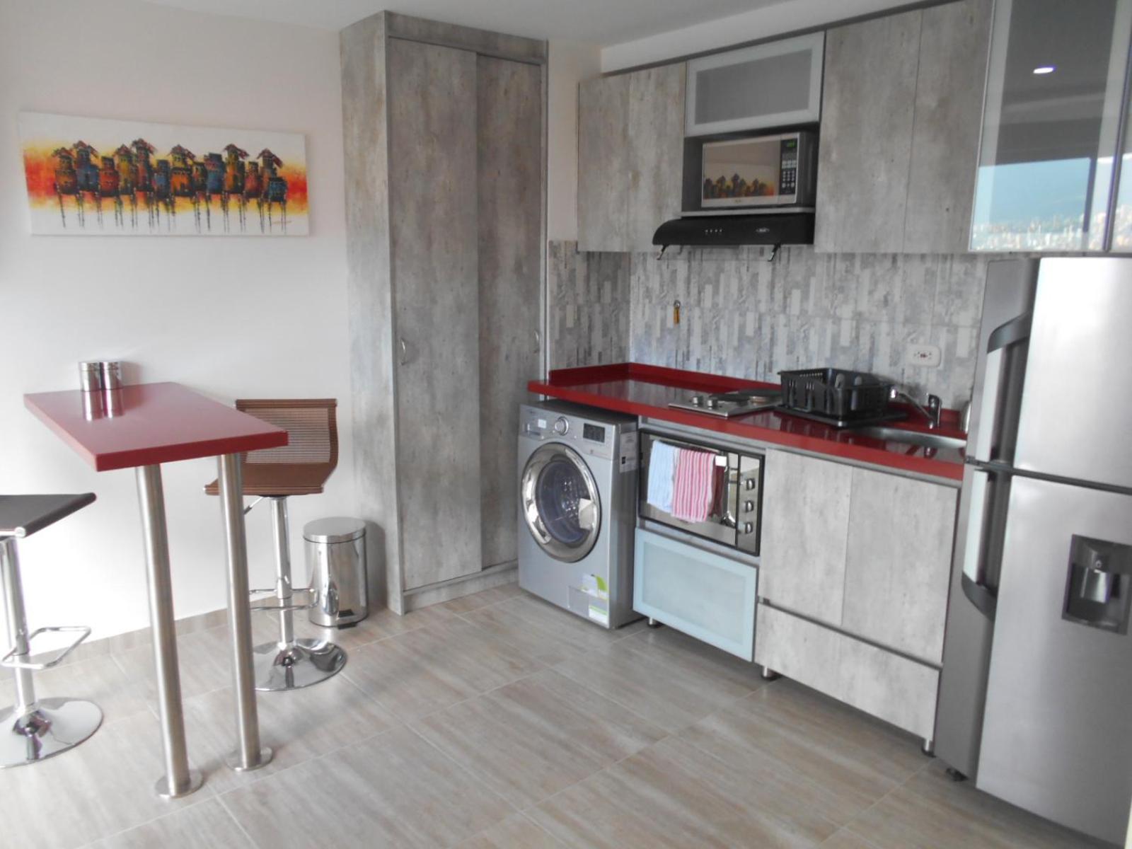 Laureles 16th Floor Stylish Spring Treat *