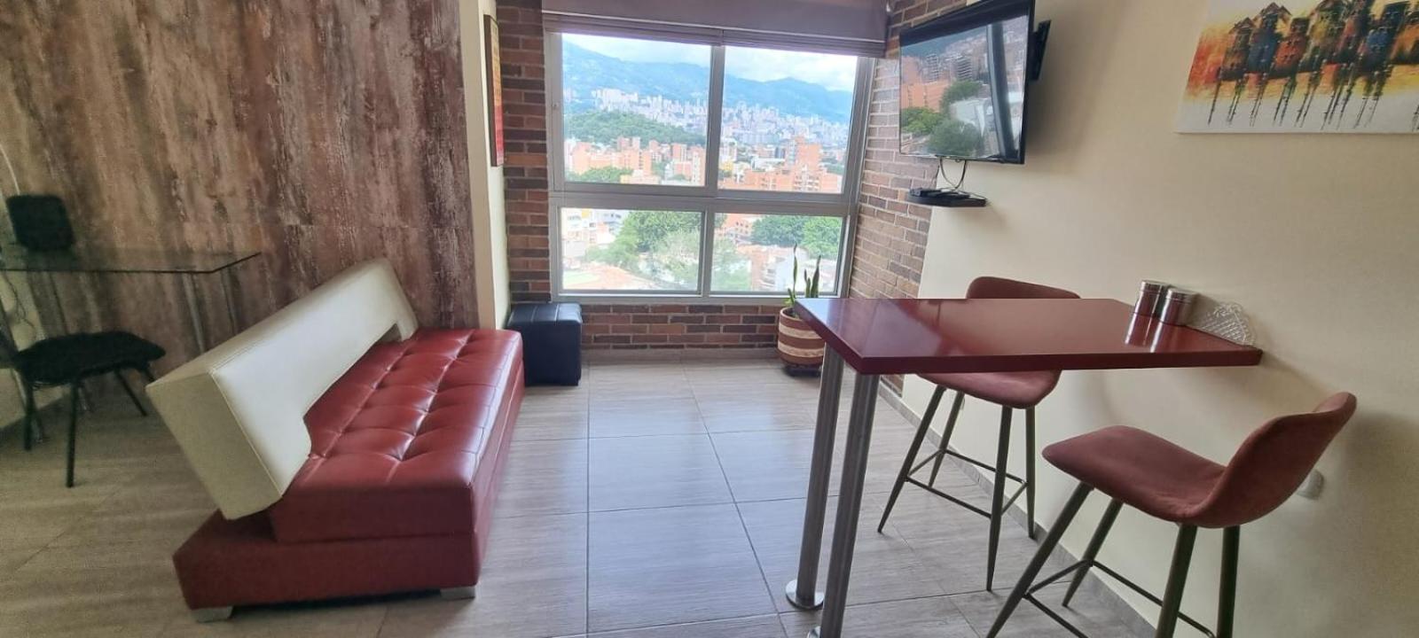 Laureles 16th Floor Stylish Spring Treat