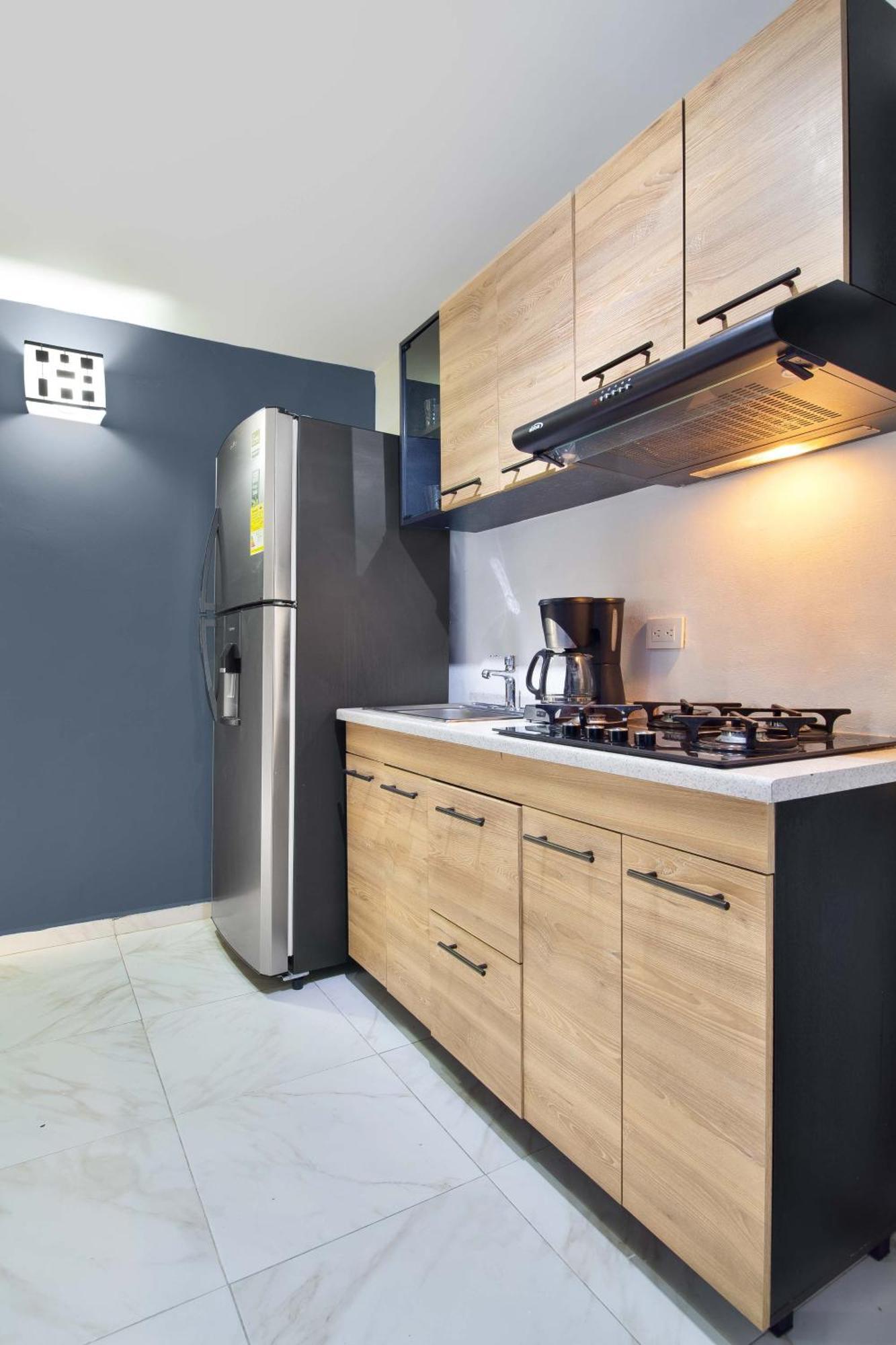 3 Bedroom Apartment, With Arcade Machine - 1 Block From Lleras Park P7 Medellín
