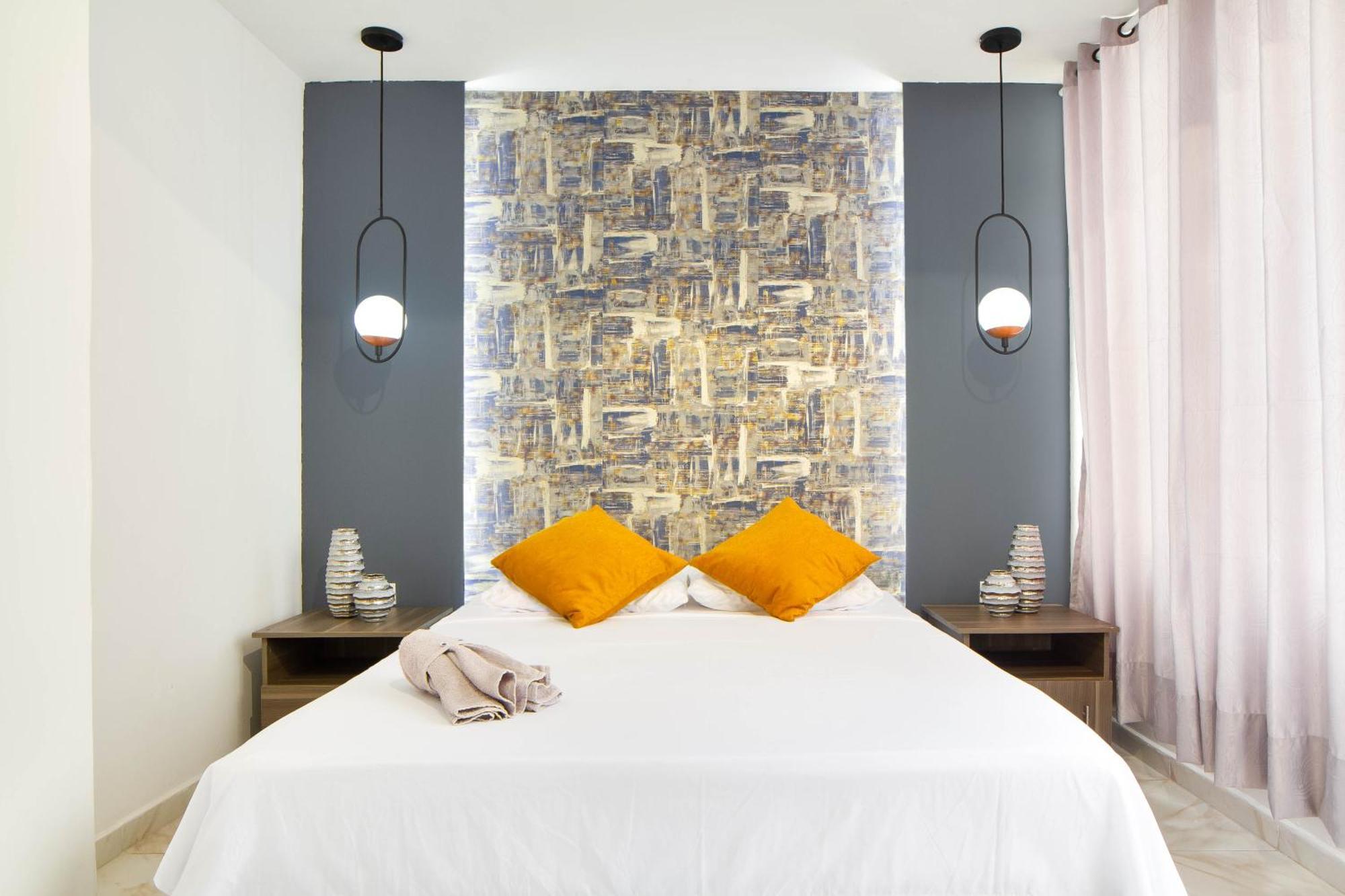3 Bedroom Apartment, With Arcade Machine - 1 Block From Lleras Park P7 Apartamento
