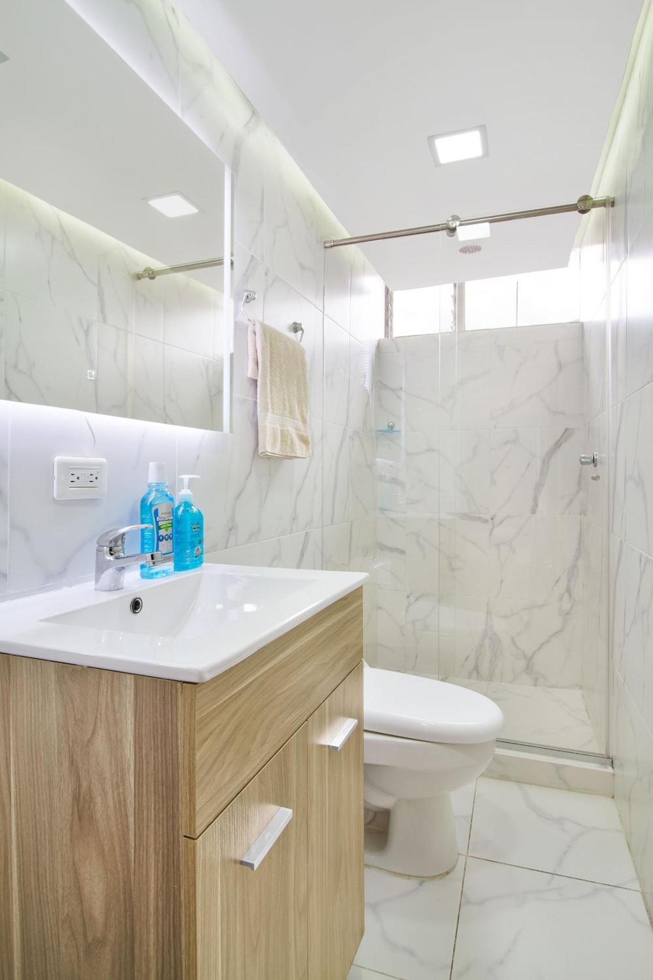 Apartamento 3 Bedroom Apartment, With Arcade Machine - 1 Block From Lleras Park P7