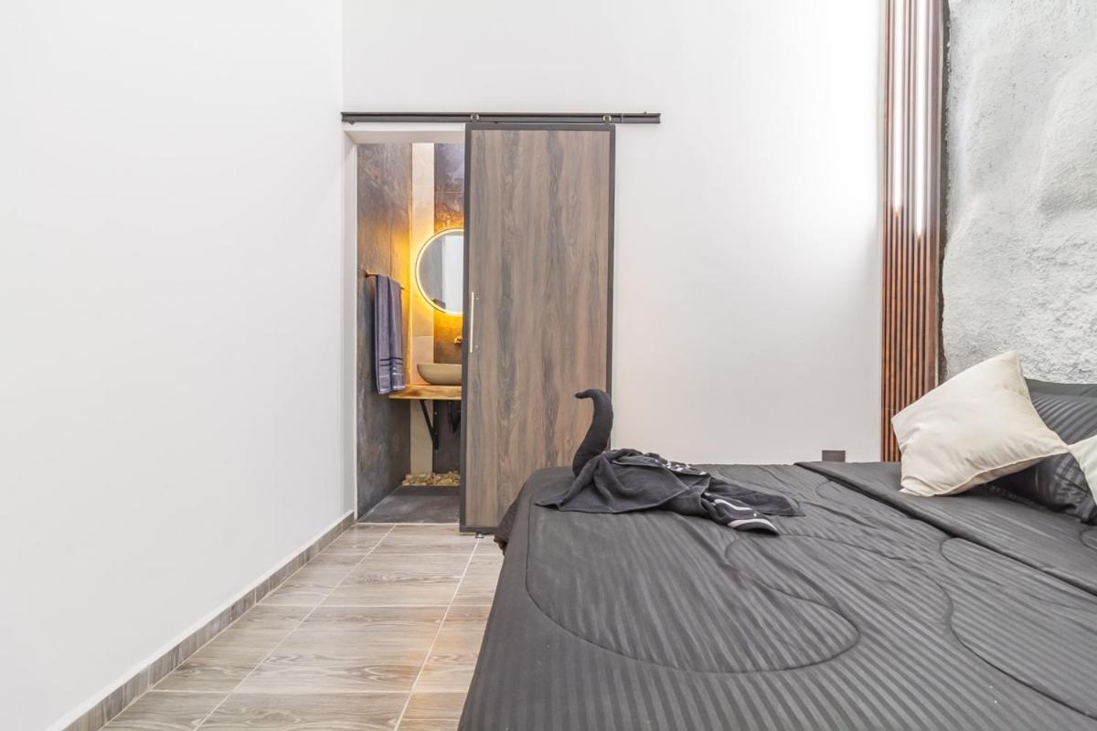 Apartamento 6 Bedroom With Jacuzzi 1 Block From Lleras P10