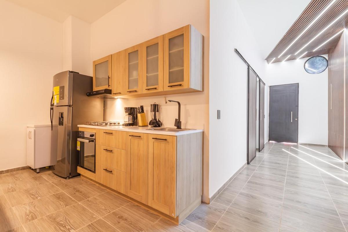 Apartamento 6 Bedroom With Jacuzzi 1 Block From Lleras P10