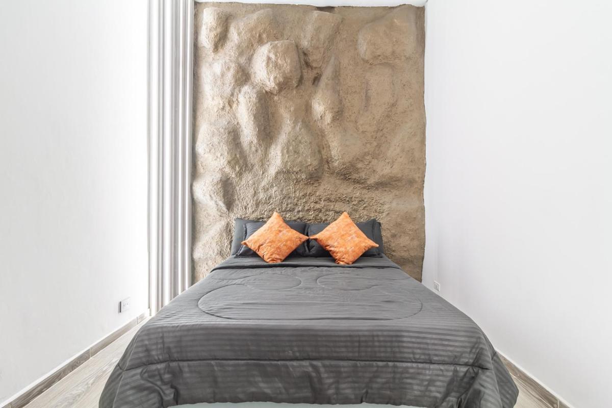 6 Bedroom With Jacuzzi 1 Block From Lleras P10 Apartamento Medellín