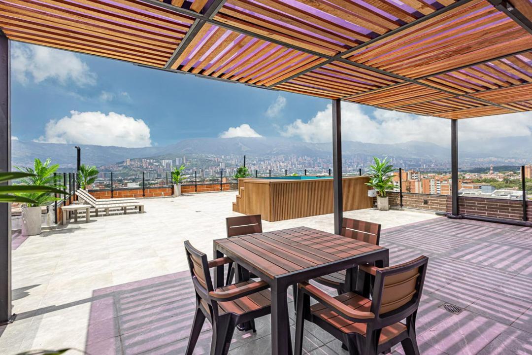 4300 Sqft Luxury Penthouse With Stunning Views