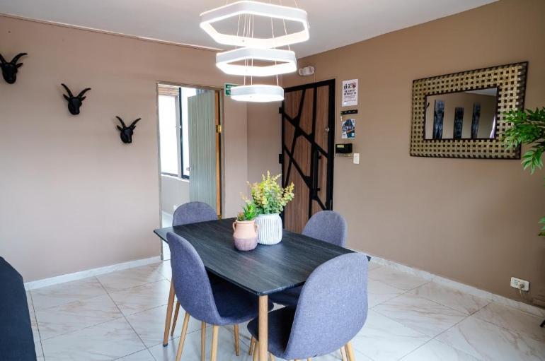 Apartamento 3 Bedroom Apartment, With Arcade Machine - 1 Block From Lleras Park P7 *