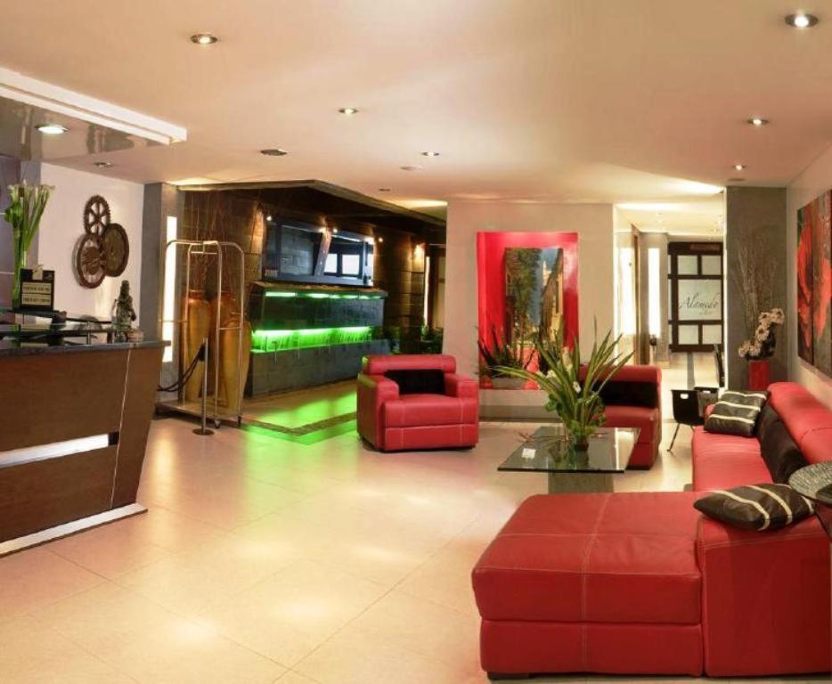 Alameda De La 10 Hotel 4*