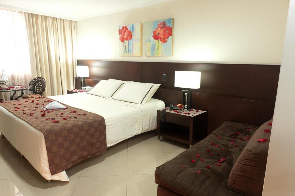 Alameda De La 10 Hotel 4*