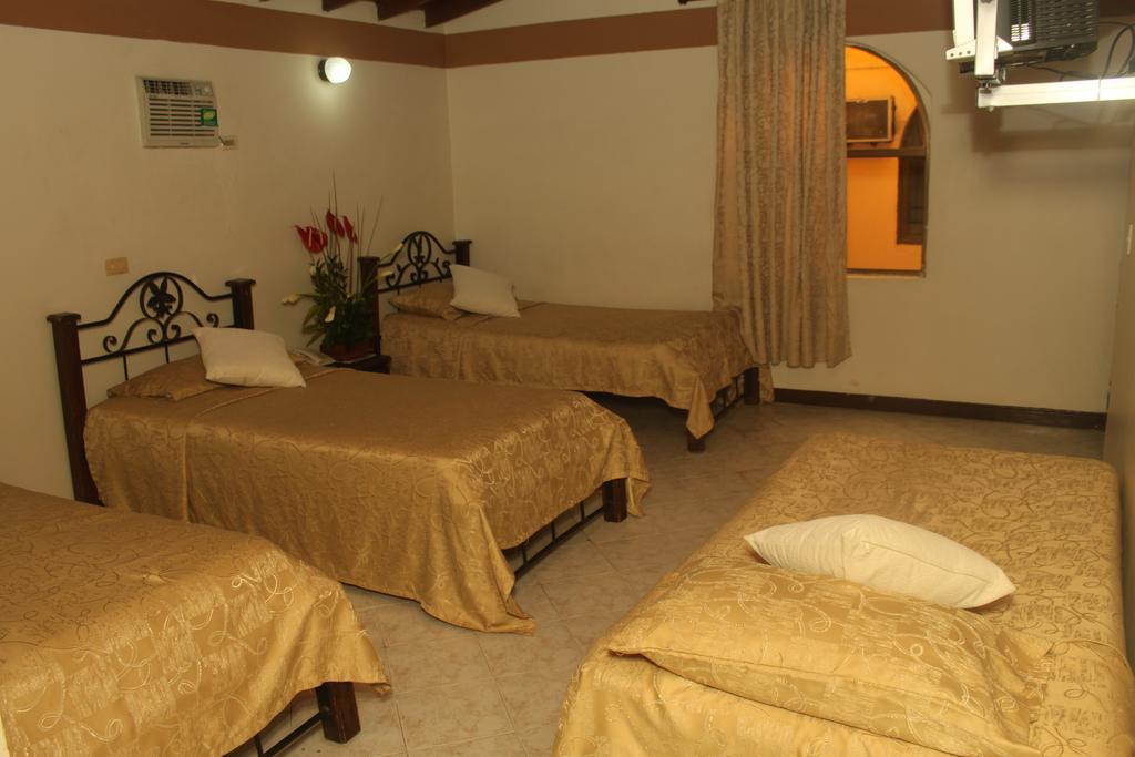Hotel Plaza 70 *