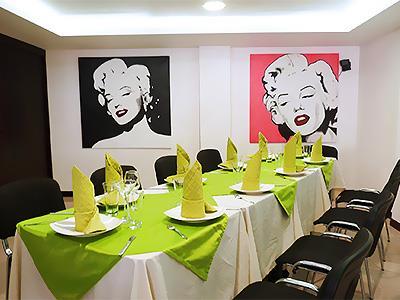 33 Conquest 4* Medellín