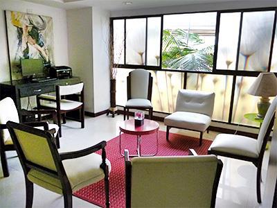 33 Conquest Hotel