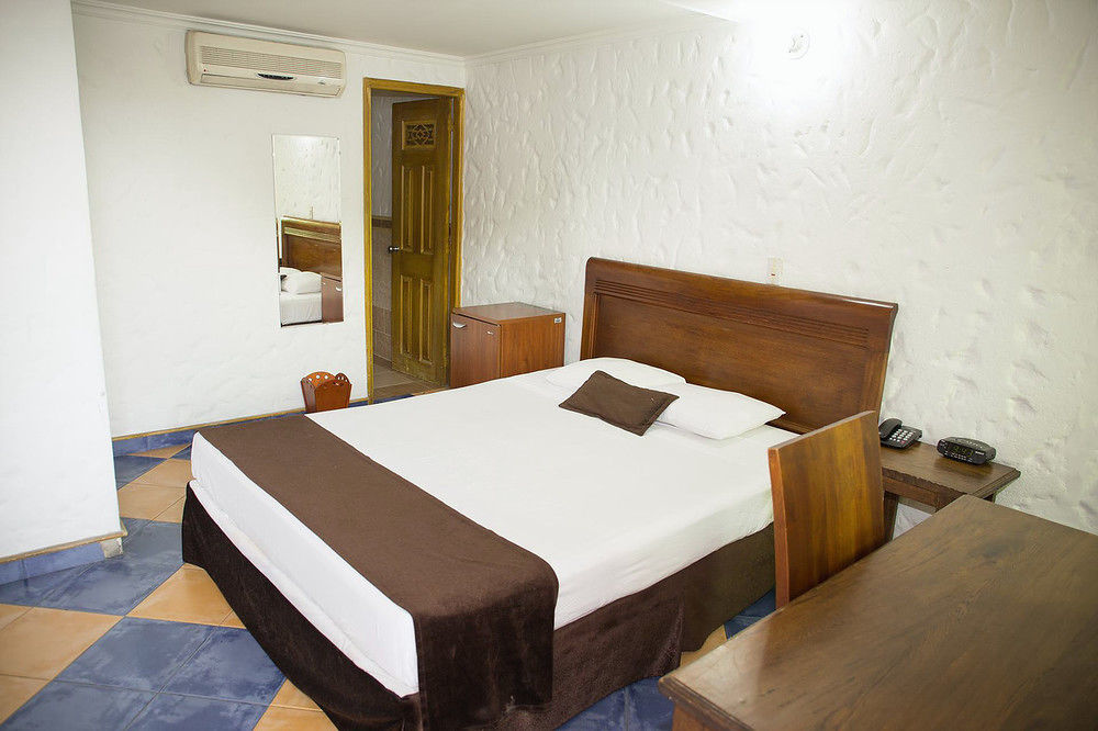 Ayenda 1223 Porton De La 10 Hotel