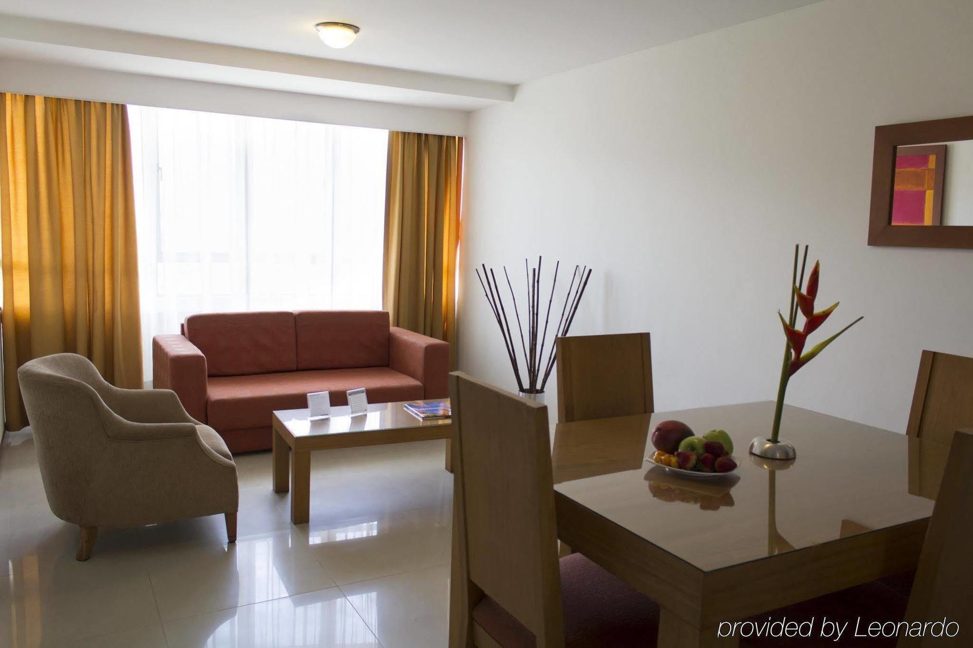 Portal Del Rodeo Apartahotel Medellín