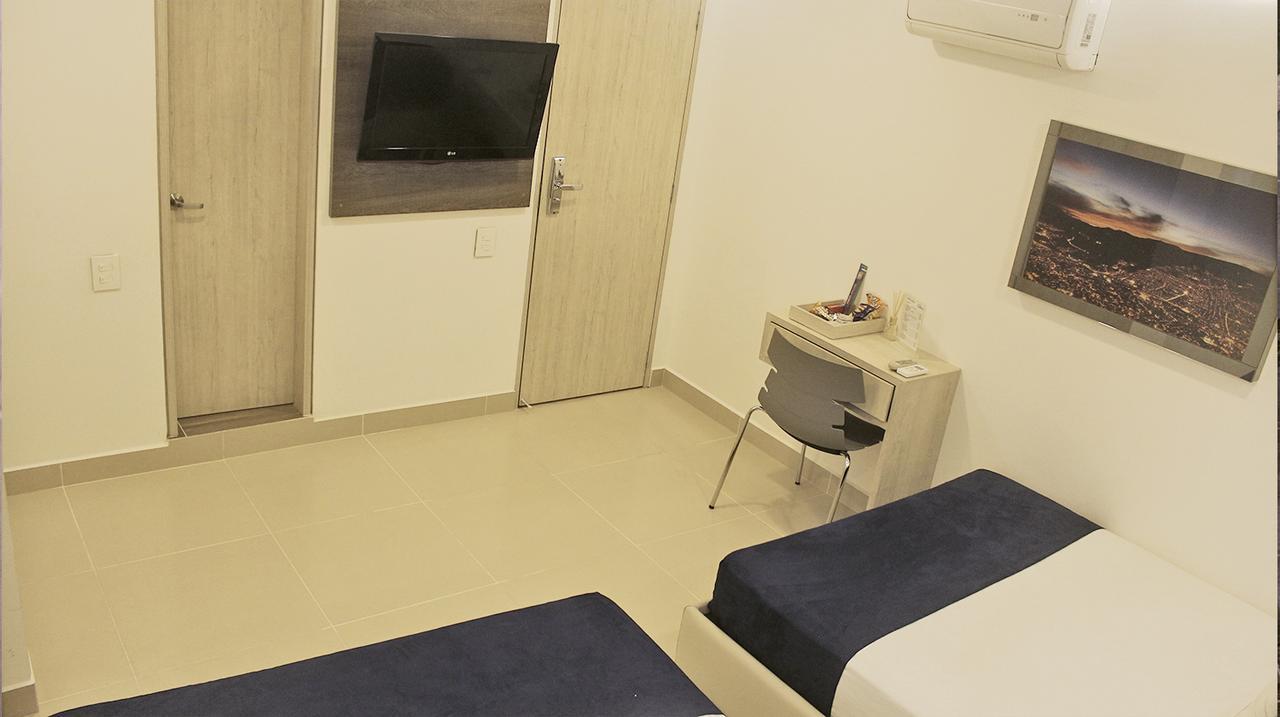 Leuroz Hotel