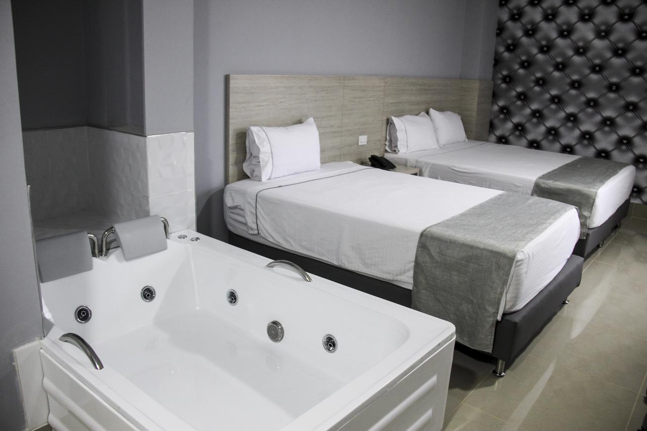 Hotel Lleras Express 3*