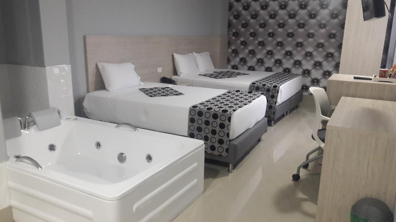 Hotel Lleras Express 3*
