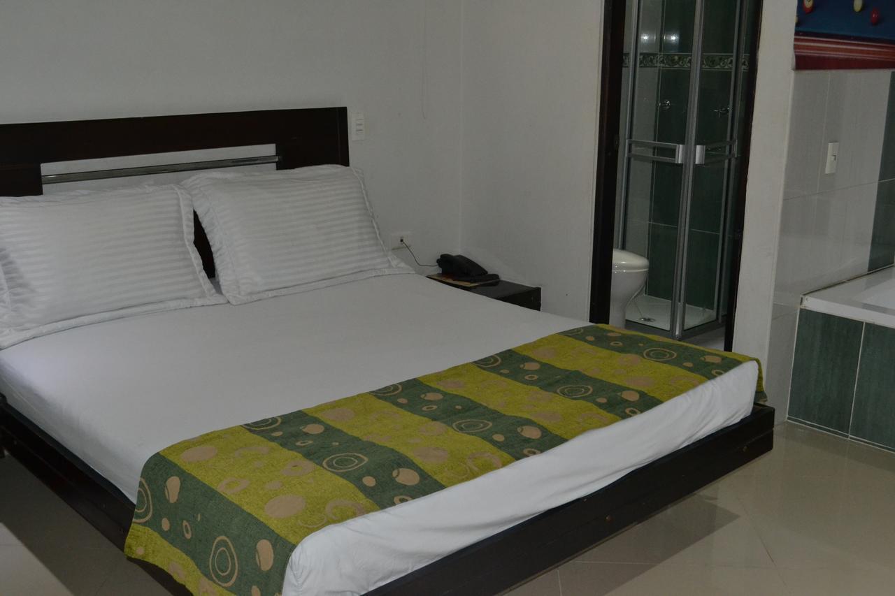 Punto Uno Suites Motel 3*