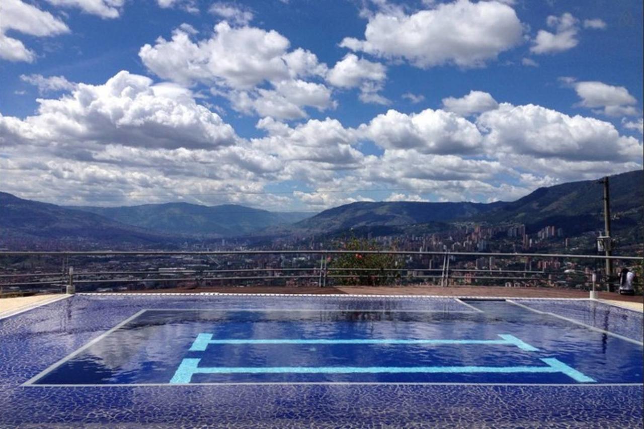 Pablo Escobar's 12 Bedroom Penthouse * Medellín