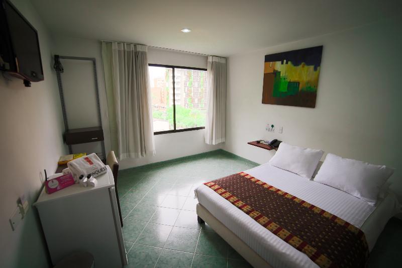 33 Conquest 4* Medellín