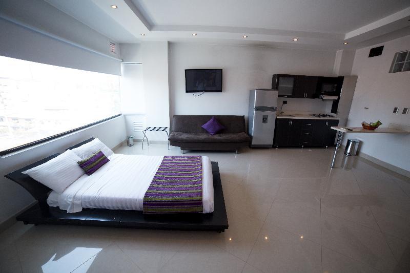33 Conquest Medellín
