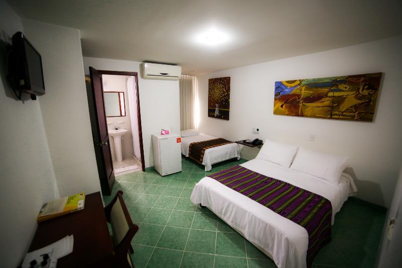 33 Conquest Hotel