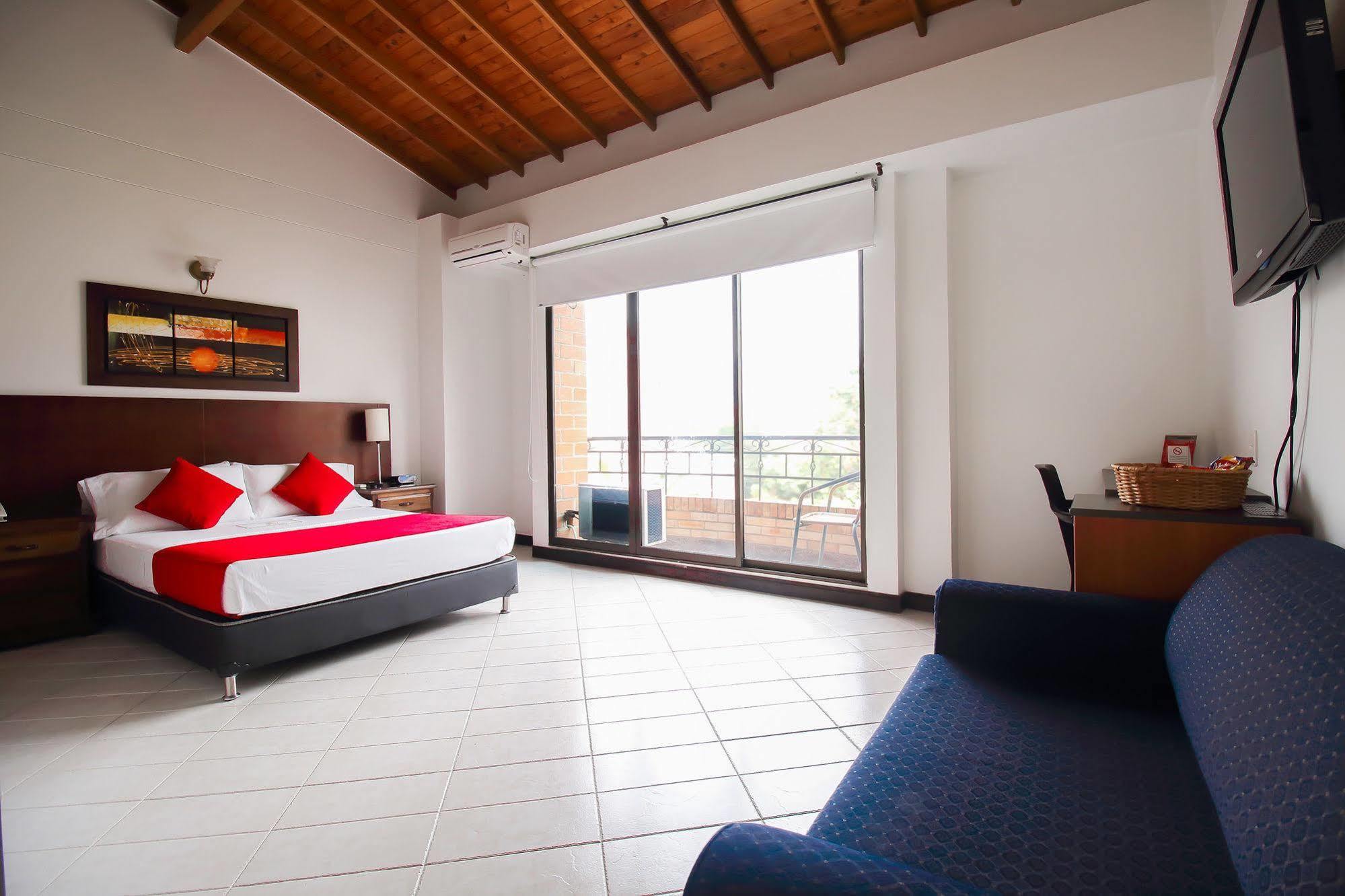 Hotel Estadio Real 3*