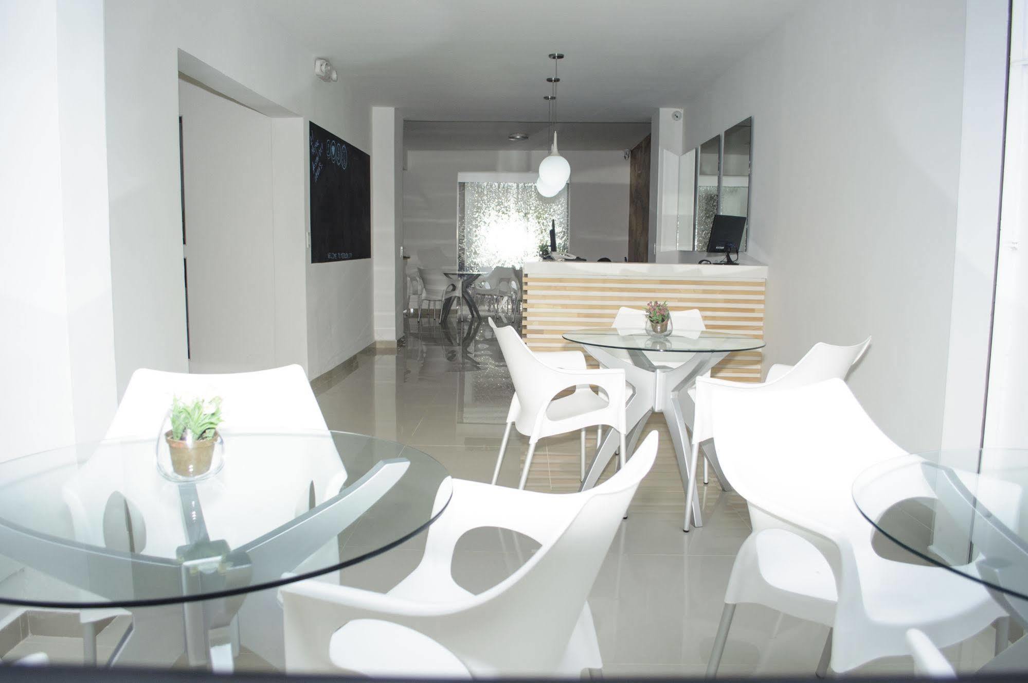 Lleras Calle 8 Hostal