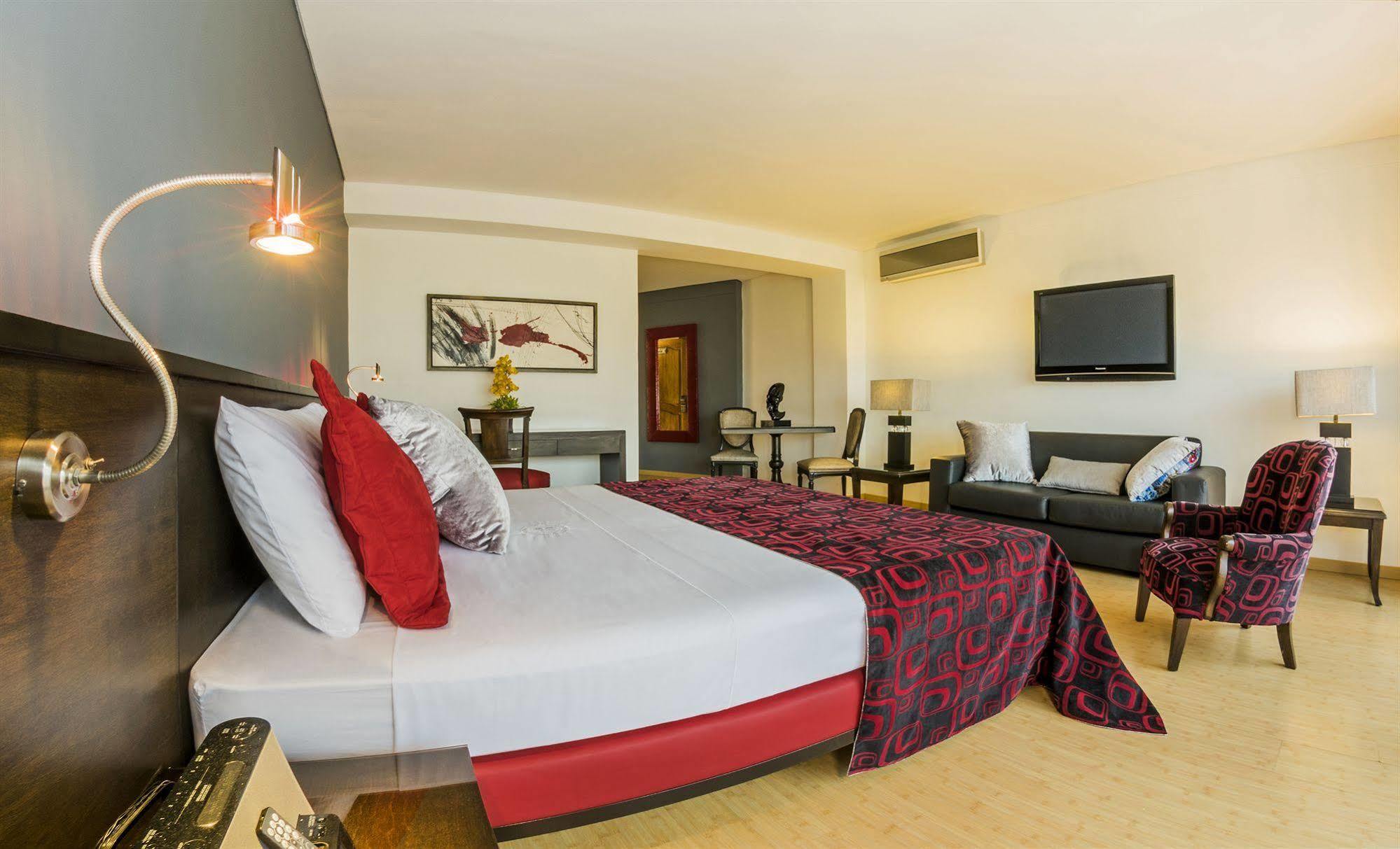 Egina Hotel 4*
