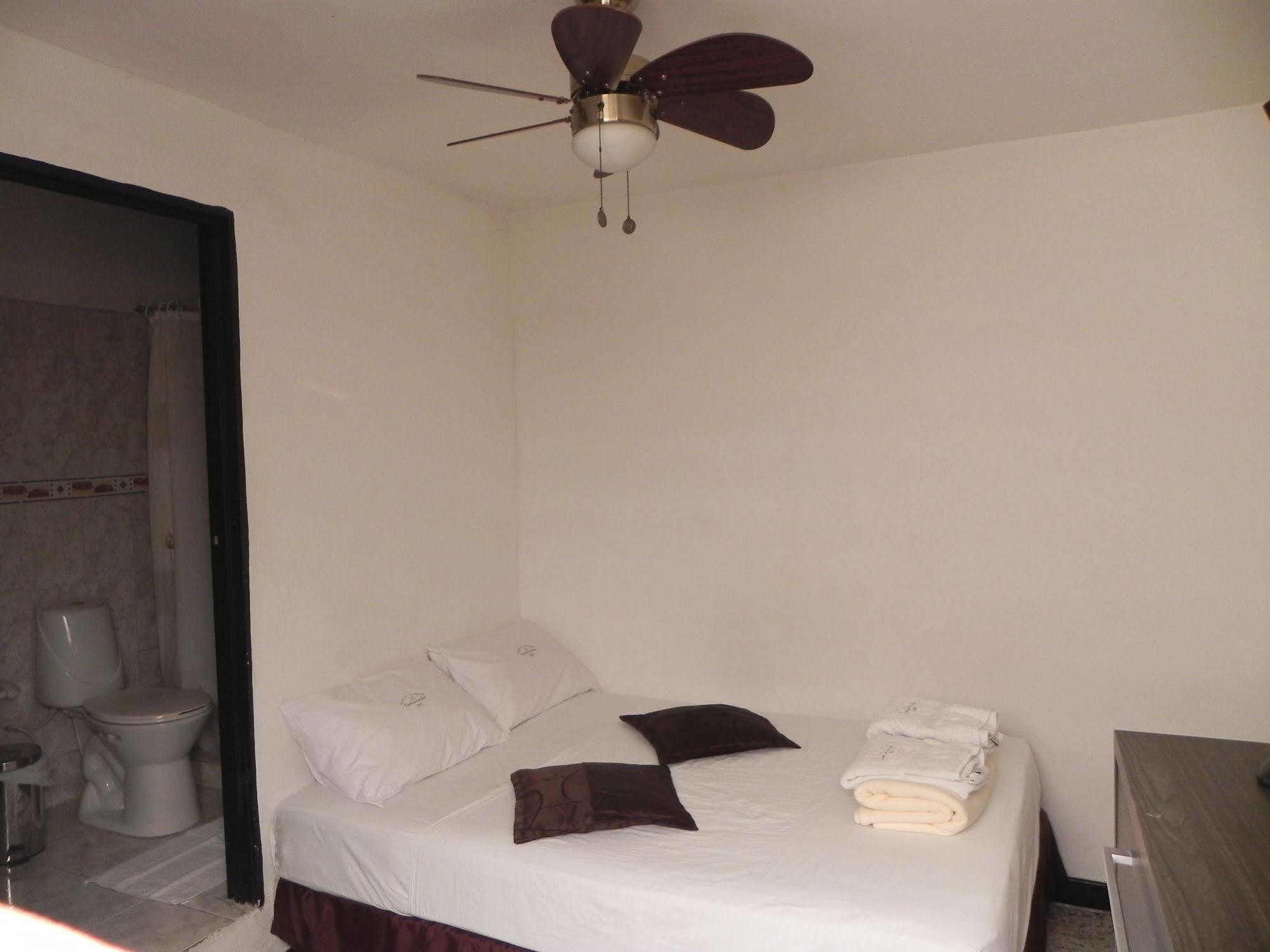 Tamarindo Hostal *
