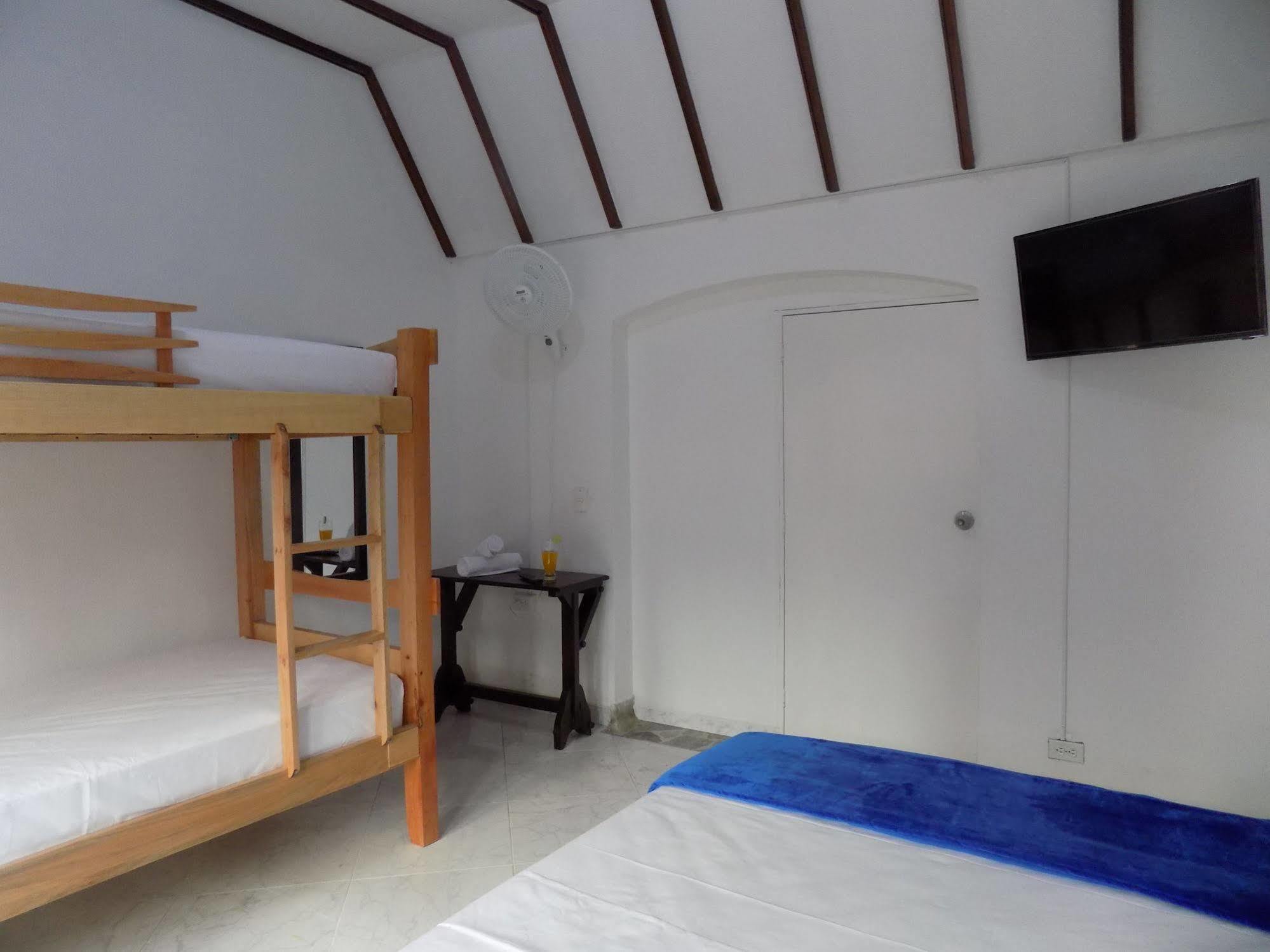 Art City Hostal *
